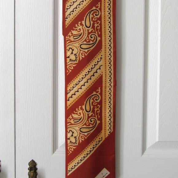 ROSSINI Vintage Scarf Pennant Style Brown Gold Black Paisley Silky Feel - Picture 6 of 8